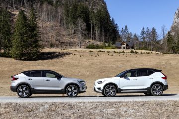 Volvo XC40 in C40 Recharge (1)