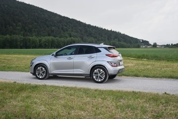 HYUNDAI KONA EV 02
