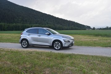 HYUNDAI KONA EV 03
