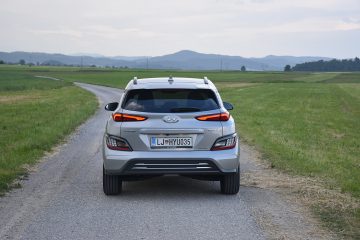 HYUNDAI KONA EV 09