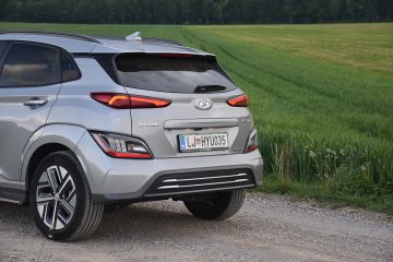 HYUNDAI KONA EV 11