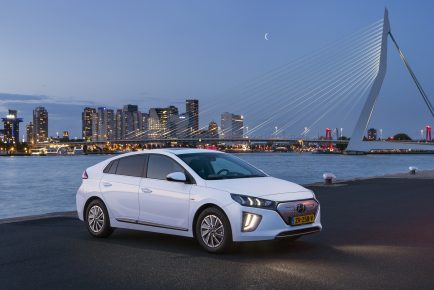 hyundai-ioniq-electric-polar-white-04