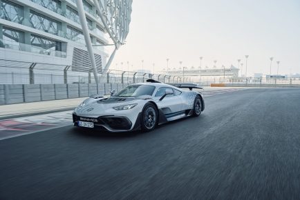 Der neue Mercedes-AMG ONE: Formel-1-Technologie für die StraßeThe new Mercedes-AMG ONE: Formula 1 technology for the road