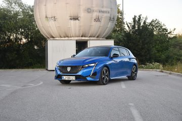 PEUGEOT 308 02