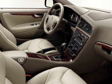 9988_Volvo_V70