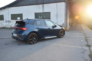 CUPRA BORN 33