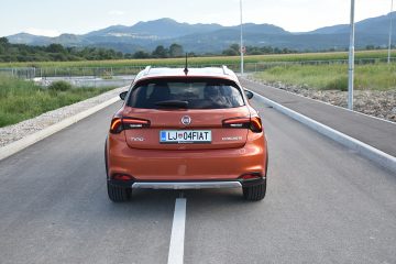 FIAT TIPO CROSS 06