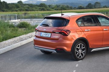 FIAT TIPO CROSS 07