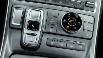 Hyundai_Santa_Fe_Plug-In_Impression_16