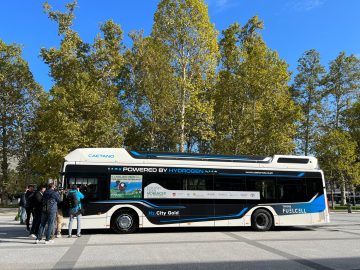 Toyota Caetano Hydrogen Bus (1)
