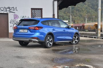 FORD FOCUS ACTIVE 04