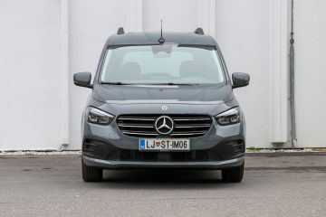 Mercedes-Benz razred T (13)
