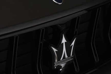 Medium-18806-MaseratiLevanteTrofeoMY22