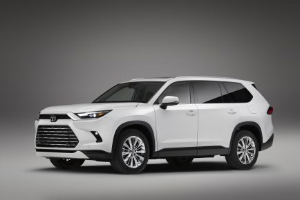 2024_Toyota_GrandHighlander_WindChillPearl_001-scaled