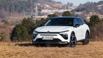 Citroen_C5-X_PureTech_180_Shine_01