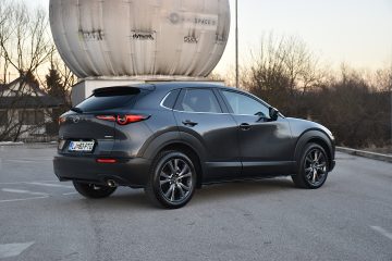 MAZDA CX-30 02