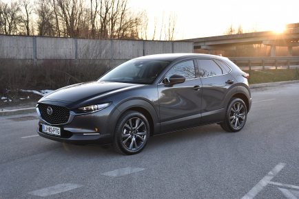 MAZDA CX-30 03