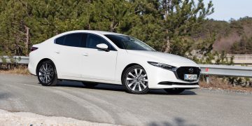 Mazda3_e_SkyactivG122_Plus_ST_01