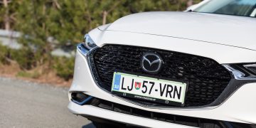 Mazda3_e_SkyactivG122_Plus_ST_03