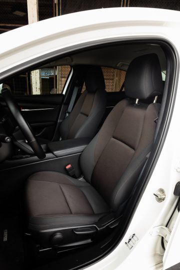 Mazda3_e_SkyactivG122_Plus_ST_26