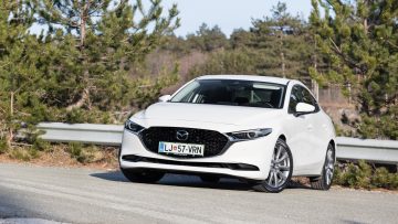 Mazda3_e_SkyactivG122_Plus_ST_34
