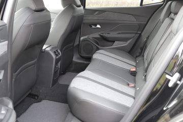 Peugeot 408 (26)