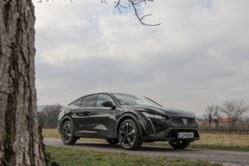 Peugeot 408 (5)