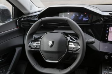 Peugeot 408 (9)