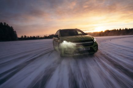 Skoda Enyaq RS icedrift_ (2)