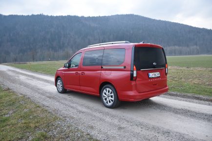 FORD TOURNEO CONNECT 02