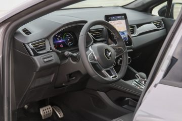 Renault Captur E-Tech Engineered 145 Hybrid (5)