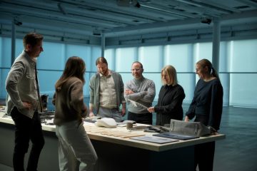 309922_Portion_of_the_team_behind_the_Volvo_EX90