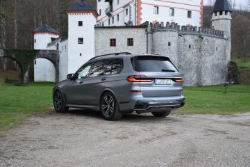 BMW X7 50 (1)