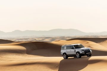 DEFENDER_130_FUJI_WHITE_DUBAI_DUNES_090323_02