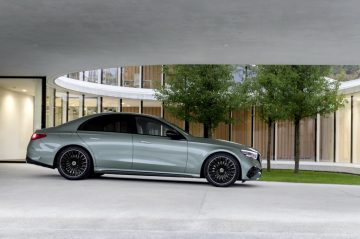 https___www.carscoops.com_wp-content_uploads_2023_04_2024-Mercedes-E-Class-62-1024x680