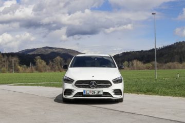 Mercedes-Benz razred B (11)