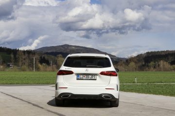 Mercedes-Benz razred B (12)