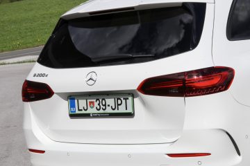 Mercedes-Benz razred B (15)