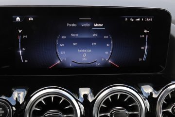 Mercedes-Benz razred B (17)