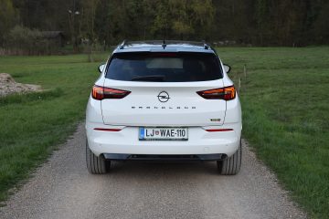OPEL GRANDLAND GSE 06