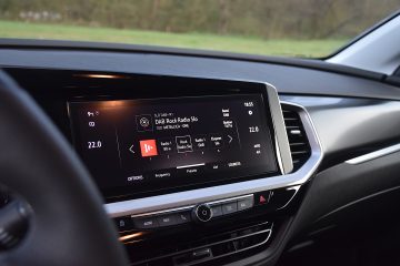 OPEL GRANDLAND GSE 17