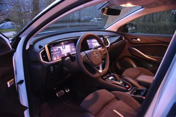 OPEL GRANDLAND GSE 24