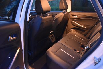 OPEL GRANDLAND GSE 26