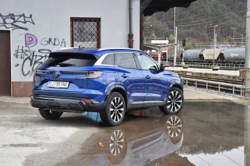 RENAULT AUSTRAL 04
