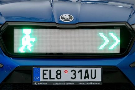 skoda_crossing_led_grille_trial (1)