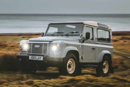 LAND ROVER CLASSIC DEFENDER WORKS V8 ISLAY EDITION 24_0