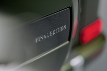 FINAL EDITION G 500 V8;WLTP: Kraftstoffverbrauch kombiniert 15,7-14,7 l/100km, CO2-Emissionen kombiniert 356 - 334 g/km*

FINAL EDITION G 500 V8;WLTP: combined fuel consumption 15.7-14.7 l/100km, combined CO2 emissions 356 - 334 g/km*
