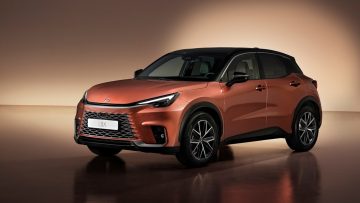lexus_lbx_080