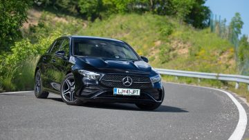 Mercedes-Benz_A_180_AMG_Line_01