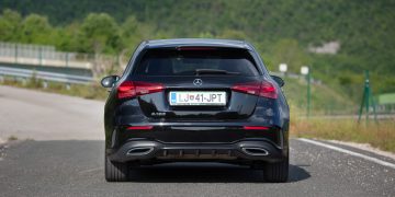 Mercedes-Benz_A_180_AMG_Line_08